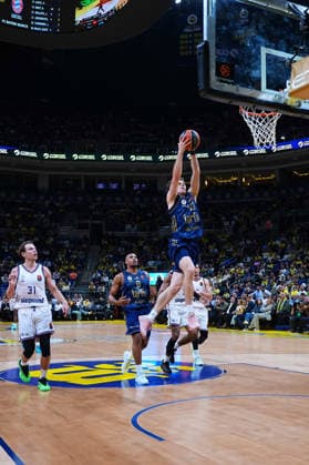 ISTANBUL, TURKEY - SEPTEMBER 29: Ignas Sargiunas of Fenerbahce Tarfin Istanbul in action during the EuroLeague Regular Season Round 2 match between Fenerbahce Tarfin Istanbul and Bayern Munich at ULKER Sports and Event Hall , on September 29, 2026, in Istanbul , Turkey. ( Photo by Seskimphoto ) Istanbul Atasehir Turkey Istanbul Atasehir Turkey Copyright: xSeskimphotox FBahce-BayernM-2909 (98)