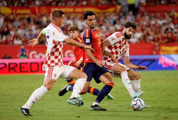 ESP: UEFA Nations League 2027 Spain v Croatia Mikel Oyarzabal of Spain and Mario Pasalic and Ante Budimir of Croatia during the UEFA Nations League 2027 between Spain v Croatia played at Ramon Sanchez-Pizjuan Stadium , Sevilla on September 29, 2026 in Spain Seville Spain Copyright: xAgenciaxLOFx