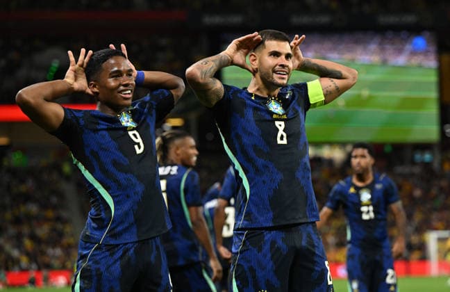 SOCCER AUSTRALIA BRAZIL, Bruno Guimaraes (right) of Brazil celebrates scoring a goal with Endrick (left) of Brazil during the Queensland Football Series International Friendly, Länderspiel, Nationalmannschaft match between the Australian Socceroos and Brazil at Suncorp Stadium in Brisbane, Tuesday, September 29, 2026. ( NO ARCHIVING, EDITORIAL USE ONLY BRISBANE QUEENSLAND Australia  Copyright: xDARRENxENGLANDx 20260930152786156651