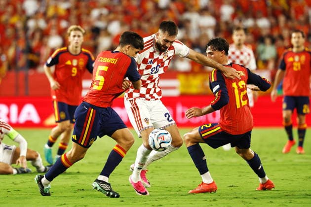 (L-R) Pau Cubarsi (ESP), Dion Beljo (CRO), Marc Pubill (ESP), SEPTEMBER 29, 2026 - Football Soccer : UEFA Nations League group stage for final tournament Group A3 Matchday 2 between Spain - Croatia at the Estadio Ramon Sanchez-Pizjuan in Sevilla, Spain. Noxthirdxpartyxsales  aflo_352015017 MutsuxKawamorix