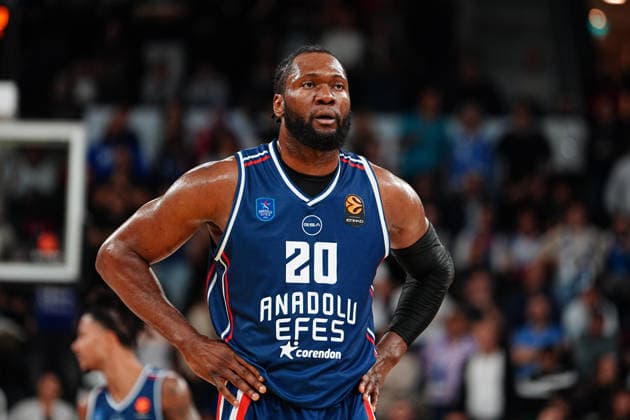 Anadolu Efes vs. Real Madrid EuroLeague 2026-2027 Regular Season Round 2 Game Bruno Fernando 20, of Anadolu Efes looks on during the Euroleague 2026-2027 Regular Season Round 2 game between Anadolu Efes and Real Madrid on September 29, 2026 in Istanbul, Turkey. Istanbul Turkcell Basketball Development Turkey Copyright: xMuratxYuce PSxImagesxMuratxYuce PSxImagesx