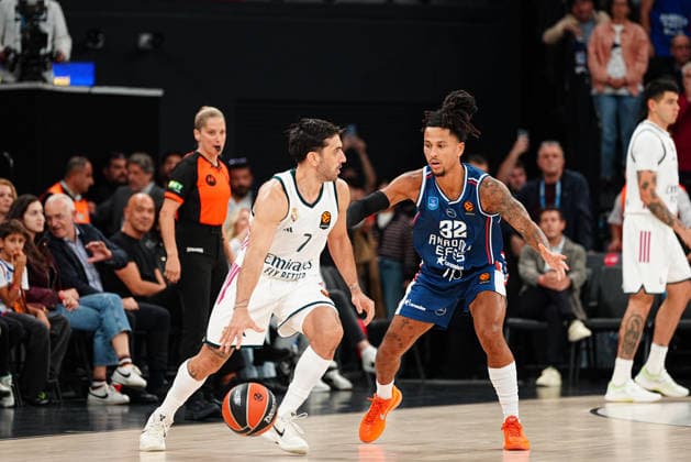 Anadolu Efes vs. Real Madrid EuroLeague 2026-2027 Regular Season Round 2 Game Facundo Campazzo 7, of Real Madrid in action against Matthew Strazel 32, of Anadolu Efes during the Euroleague 2026-2027 Regular Season Round 2 game between Anadolu Efes and Real Madrid on September 29, 2026 in Istanbul, Turkey. Istanbul Turkcell Basketball Development Turkey Copyright: xMuratxYuce PSxImagesxMuratxYuce PSxImagesx
