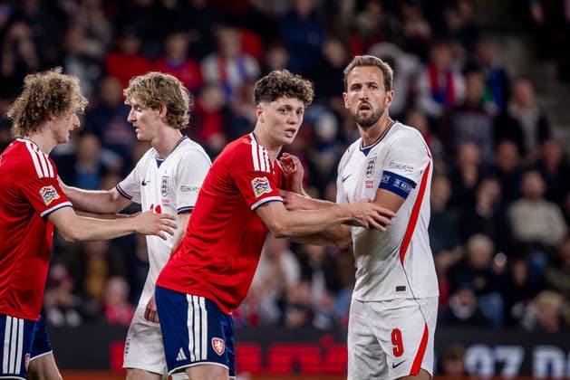 CZECHIA - ENGLAND Ladislav Krejci of Czechia and Wolverhampton Wanderers FC Wolves and Harry Kane of England and Bayern Munich during UEFA Nations League - League A - Group A3 - Matchday 2 - football match between Czechia and England. Fortuna Arena, Eden, Stadion, Prague, Czechia September 29, 2026. Photo by Branislav Racko Copyright: xx 080A6730
