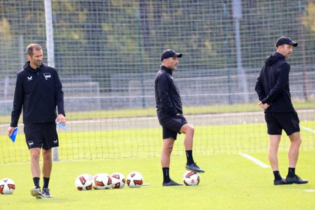 30.09.2026, DEU GER, Fussball , 2.Fussballbundesliga, Saison 2026 2027, Sportforum, Hertha BSC, Training Cheftrainer Stefan Leitl ( Hertha BSC Berlin ), Co-Trainer Andre Mijatovic ( Hertha BSC Berlin ), Co-Trainer Andreas Schumacher ( Hertha BSC Berlin ) 2. Liga: DFB DFL regulations prohibit any use of photographs as image sequences and or quasi-video) nordphoto GmbH Engler Berlin Sportforum Berlin Deutschland Copyright: xNordphotox xEnglerx