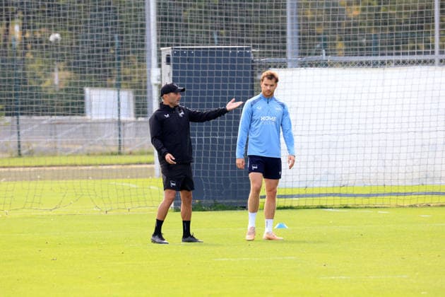 30.09.2026, DEU GER, Fussball , 2.Fussballbundesliga, Saison 2026 2027, Sportforum, Hertha BSC, Training Cheftrainer Stefan Leitl ( Hertha BSC Berlin ), Pascal Klemens ( Hertha BSC Berlin 41 ) 2. Liga: DFB DFL regulations prohibit any use of photographs as image sequences and or quasi-video) nordphoto GmbH Engler Berlin Sportforum Berlin Deutschland Copyright: xNordphotox xEnglerx
