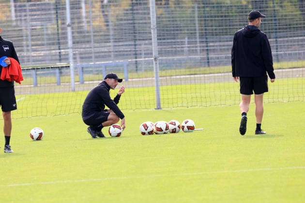 30.09.2026, DEU GER, Fussball , 2.Fussballbundesliga, Saison 2026 2027, Sportforum, Hertha BSC, Training Cheftrainer Stefan Leitl ( Hertha BSC Berlin ) 2. Liga: DFB DFL regulations prohibit any use of photographs as image sequences and or quasi-video) nordphoto GmbH Engler Berlin Sportforum Berlin Deutschland Copyright: xNordphotox xEnglerx
