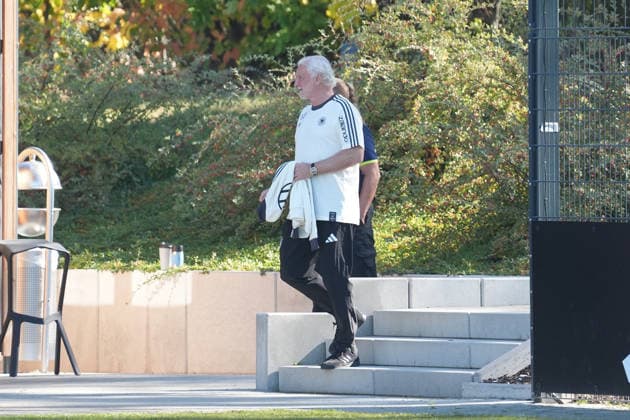 Sportdirektor Rudi Völler (Deutschland Germany) kommt zum Training - Herzo Base 30.09.2026: Deutsche Nationalmannschaft Nations League Vorbereitung, Home Ground, HerzoBase, World of Adidas, Herzogenaurach