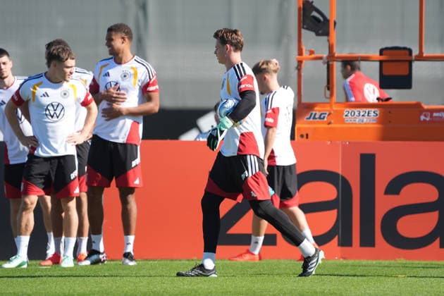Torwart Goalie Jonas Urbig (Deutschland Germany) - Herzo Base 30.09.2026: Deutsche Nationalmannschaft Nations League Vorbereitung, Home Ground, HerzoBase, World of Adidas, Herzogenaurach