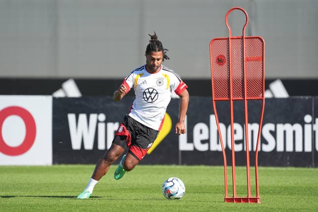 Serge Gnabry (Deutschland Germany) - Herzo Base 30.09.2026: Deutsche Nationalmannschaft Nations League Vorbereitung, Home Ground, HerzoBase, World of Adidas, Herzogenaurach