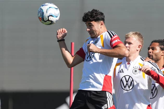 Kopfball Aleksandar Pavlovic (Deutschland Germany) - Herzo Base 30.09.2026: Deutsche Nationalmannschaft Nations League Vorbereitung, Home Ground, HerzoBase, World of Adidas, Herzogenaurach
