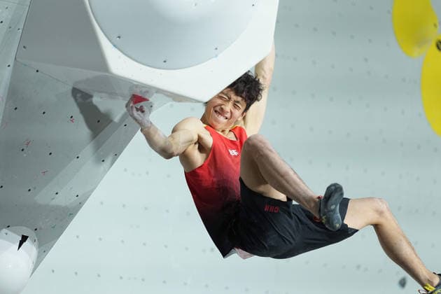(260930) -- NAGOYA, Sept. 30, 2026 -- Hu Junzhe of China competes during the men s boulder final of climbing at the 20th Asian Games Aichi-Nagoya 2026 in Nagoya, Japan, Sept. 30, 2026. ) (SP)JAPAN-NAGOYA-ASIAN GAMES-SPORT CLIMBING-MEN-BOULDER-FINAL LuoxYuan 