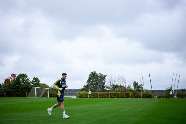 260930 Gabriel Gudmundsson of the Swedish men s national football team at a training session on September 30, 2026 in Stockholm. Photo: Jesper Zerman BILDBYRAN kod JZ JZ0762 fotboll football soccer fotball nations league uefa nations league träning practice training sverige sweden sverige a bbeng Copyright: JESPERxZERMAN BB260930JZ001