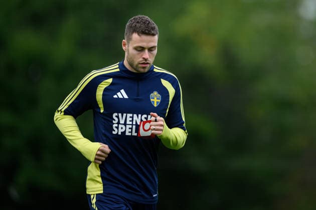 260930 Gabriel Gudmundsson of the Swedish men s national football team at a training session on September 30, 2026 in Stockholm. Photo: Jesper Zerman BILDBYRAN kod JZ JZ0762 fotboll football soccer fotball nations league uefa nations league träning practice training sverige sweden sverige a bbeng Copyright: JESPERxZERMAN BB260930JZ002