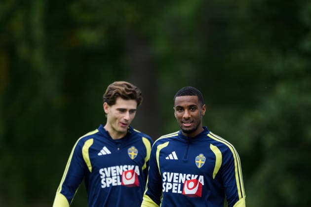 260930 Besfort Zeneli and Paulos Abraham of the Swedish men s national football team at a training session on September 30, 2026 in Stockholm. Photo: Jesper Zerman BILDBYRAN kod JZ JZ0762 fotboll football soccer fotball nations league uefa nations league träning practice training sverige sweden sverige a bbeng Copyright: JESPERxZERMAN BB260930JZ008