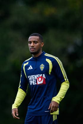 260930 Paulos Abraham of the Swedish men s national football team at a training session on September 30, 2026 in Stockholm. Photo: Jesper Zerman BILDBYRAN kod JZ JZ0762 fotboll football soccer fotball nations league uefa nations league träning practice training sverige sweden sverige a bbeng Copyright: JESPERxZERMAN BB260930JZ012
