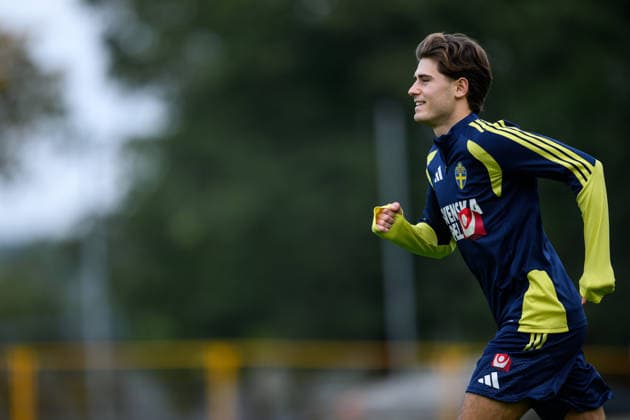 260930 Besfort Zeneli of the Swedish men s national football team at a training session on September 30, 2026 in Stockholm. Photo: Jesper Zerman BILDBYRAN kod JZ JZ0762 fotboll football soccer fotball nations league uefa nations league träning practice training sverige sweden sverige a bbeng Copyright: JESPERxZERMAN BB260930JZ021