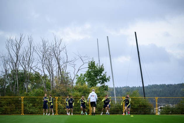 260930 Hugo Larsson, Hampus Skoglund, John Mellberg, Jesper Karlström, Sebastian Nanasi, Alexander Bernhardsson and Elliot Stroud of the Swedish men s national football team at a training session on September 30, 2026 in Stockholm. Photo: Jesper Zerman BILDBYRAN kod JZ JZ0762 fotboll football soccer fotball nations league uefa nations league träning practice training sverige sweden sverige a bbeng Copyright: JESPERxZERMAN BB260930JZ028