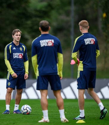 260930 Hampus Skoglund of the Swedish men s national football team at a training session on September 30, 2026 in Stockholm. Photo: Jesper Zerman BILDBYRAN kod JZ JZ0762 fotboll football soccer fotball nations league uefa nations league träning practice training sverige sweden sverige a bbeng Copyright: JESPERxZERMAN BB260930JZ030