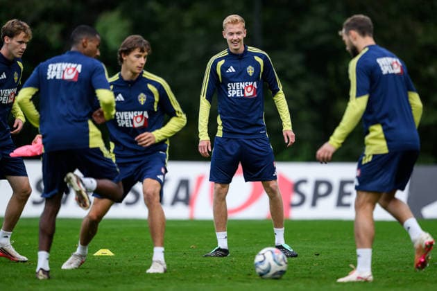260930 Hugo Larsson of the Swedish men s national football team at a training session on September 30, 2026 in Stockholm. Photo: Jesper Zerman BILDBYRAN kod JZ JZ0762 fotboll football soccer fotball nations league uefa nations league träning practice training sverige sweden sverige a bbeng Copyright: JESPERxZERMAN BB260930JZ032