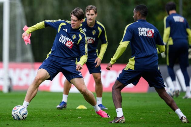 260930 Elliot Stroud of the Swedish men s national football team at a training session on September 30, 2026 in Stockholm. Photo: Jesper Zerman BILDBYRAN kod JZ JZ0762 fotboll football soccer fotball nations league uefa nations league träning practice training sverige sweden sverige a bbeng Copyright: JESPERxZERMAN BB260930JZ034