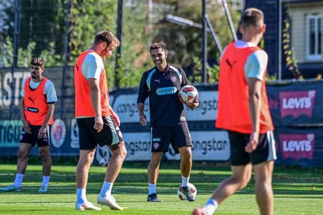 Lars Ritzka Trainer Marcel Rapp ( Pauli ) lachen Deutschland , Hamburg , Trainingsgelände an der Kollaustrasse , Fussball , 2. Bundesliga , FC St Pauli