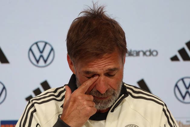 30.09.2026, xrekx, Fussball UEFA Nations League , Deutschland - Pressekonferenz mit Juergen Klopp und Jonas Urbig v.l. Jürgen Juergen Klopp Trainer (Deutschland) enttaeuscht, enttäuscht, schaut enttaeuscht, niedergeschlagen, disappointed Muenchen