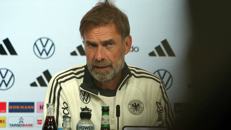 30.09.2026, xrekx, Fussball UEFA Nations League , Deutschland - Pressekonferenz mit Juergen Klopp und Jonas Urbig v.l. Jürgen Juergen Klopp Trainer (Deutschland) Muenchen