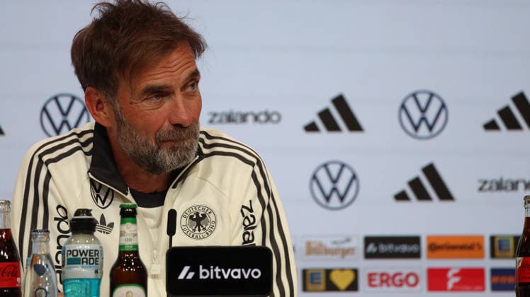 30.09.2026, xrekx, Fussball UEFA Nations League , Deutschland - Pressekonferenz mit Juergen Klopp und Jonas Urbig v.l. Jürgen Juergen Klopp Trainer (Deutschland) Muenchen