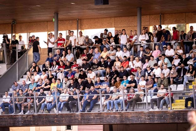 TSG Balingen vs. SSV Ulm 1846 Fußball, Fussball, Landespokal, WFV-Pokal, Achtelfinale, BIZERBA ARENA Balingen 30.09.26 Zuschauerkulisse in der Bizerba Arena TSG Balingen vs. SSV Ulm 1846 Fußball, Fussball, Landespokal, WFV-Pokal, Achtelfinale, BIZERBA ARENA Balingen 30.09.26 Foto: Lucca Fundel Balingen BIZERBA ARENA Baden-Württemberg Deutschland