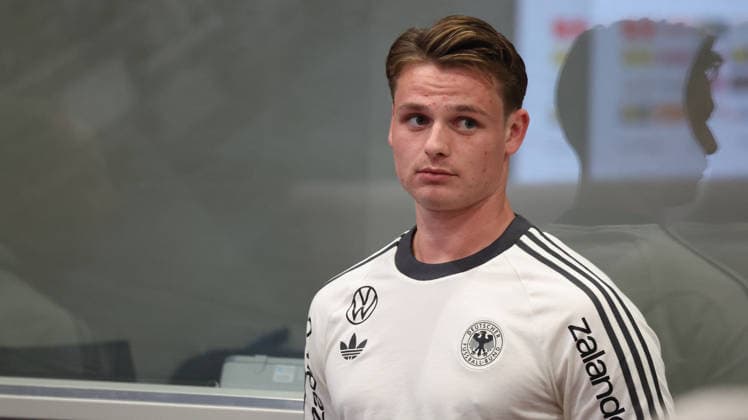 30.09.2026, xrekx, Fussball UEFA Nations League , Deutschland - Pressekonferenz mit Juergen Klopp und Jonas Urbig v.l. Jonas Urbig (Deutschland) Muenchen