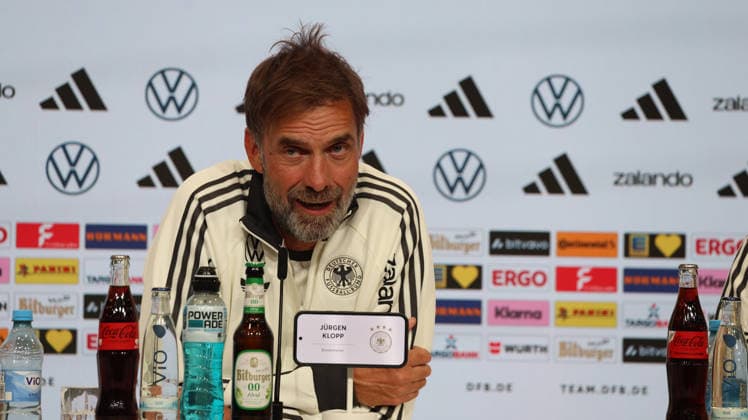 30.09.2026, xrekx, Fussball UEFA Nations League , Deutschland - Pressekonferenz mit Juergen Klopp und Jonas Urbig v.l. Jürgen Juergen Klopp Trainer (Deutschland) Muenchen