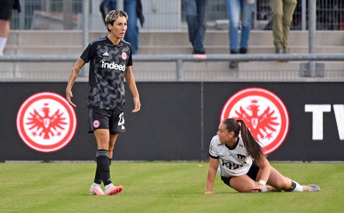 30.09.2026, xhbx, Fussball UEFA Women Europa Cup Qualifikation, Eintracht Frankfurt - Fimleikafelag Hafnarfjördur v.l. Sara Doorsoun (Eintracht Frankfurt Damen), Hrönn Haraldsdottir (Fimleikafelag Hafnarfjördur) Frankfurt