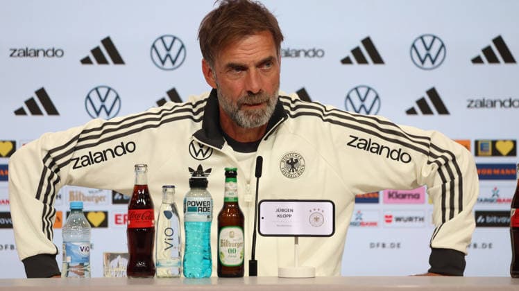30.09.2026, xrekx, Fussball UEFA Nations League , Deutschland - Pressekonferenz mit Juergen Klopp und Jonas Urbig v.l. Jürgen Juergen Klopp Trainer (Deutschland) Muenchen