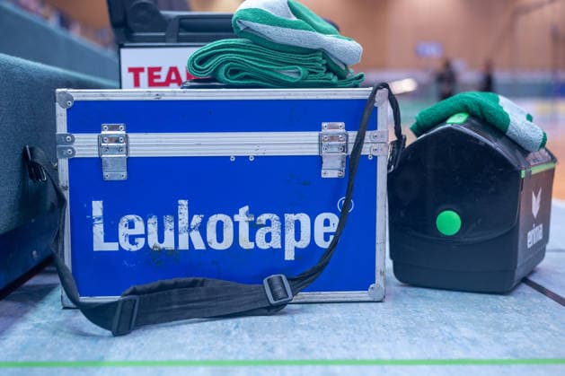 Einsatzkoffer der Physiotherapeuthen. HSV Solingen Graefrath 76 vs. TuS Metzingen, DHB Pokal Frauen, 02. Runde, Saison 2026 2027, 30.09.2026 HSV Solingen Graefrath 76 vs. TuS Metzingen, DHB Pokal Frauen, 02. Runde, Saison 2026 2027, 30.09.2026 Solingen Copyright: xEibner-Pressefoto ThomasxHaeslerx EP_THR