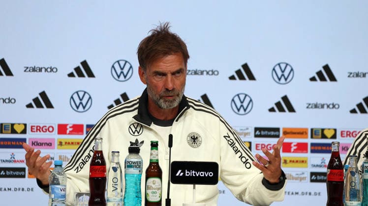 30.09.2026, xrekx, Fussball UEFA Nations League , Deutschland - Pressekonferenz mit Juergen Klopp und Jonas Urbig v.l. Jürgen Juergen Klopp Trainer (Deutschland) Muenchen