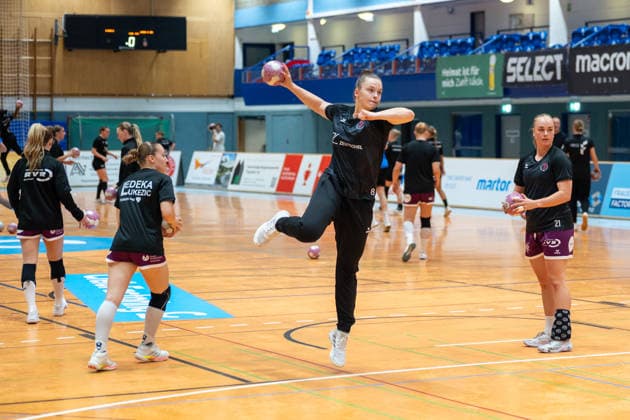 Ida Petzold (TuS Metzingen, 08) beim Wurf. HSV Solingen Graefrath 76 vs. TuS Metzingen, DHB Pokal Frauen, 02. Runde, Saison 2026 2027, 30.09.2026 HSV Solingen Graefrath 76 vs. TuS Metzingen, DHB Pokal Frauen, 02. Runde, Saison 2026 2027, 30.09.2026 Solingen Copyright: xEibner-Pressefoto ThomasxHaeslerx EP_THR