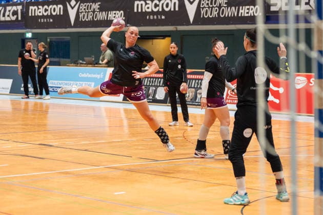 Svenja Demmel (TuS Metzingen, 21) beim Wurf. HSV Solingen Graefrath 76 vs. TuS Metzingen, DHB Pokal Frauen, 02. Runde, Saison 2026 2027, 30.09.2026 HSV Solingen Graefrath 76 vs. TuS Metzingen, DHB Pokal Frauen, 02. Runde, Saison 2026 2027, 30.09.2026 Solingen Copyright: xEibner-Pressefoto ThomasxHaeslerx EP_THR