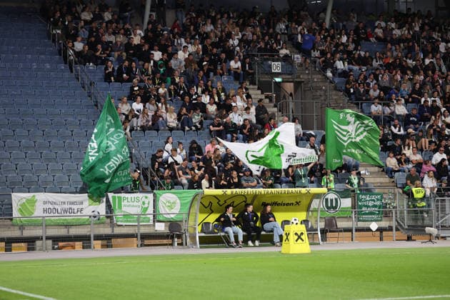 SOCCER - WEC, Sturm vs Wolfsburg GRAZ,AUSTRIA,30.SEP.26 - SOCCER - UEFA Women s Europa Cup, qualification, SK Sturm Graz vs VfL Wolfsburg. Image shows fans (Wolfsburg).  GEPAxpictures xChrisxBauer