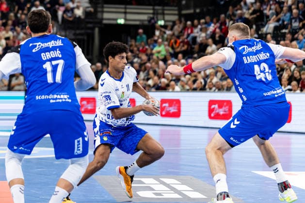 FLENSBURG, GERMANY - SEPTEMBER 30: Marko Grgic (SG Flensburg-Handewitt, 17) and Blaz Blagotinsek (SG Flensburg-Handewitt, 43) against Marcos Fis (Fraikin BM. Granollers, 11) during the EHF European League match between SG Flensburg-Handewitt vs Fraikin BM. Granollers at GGW Arena on matchday 1 of the Group Matches Group E on September 30, 2026 in Flensburg, Germany. Schleswig-Holstein Germany Copyright: xMarioxM.xKobergx
