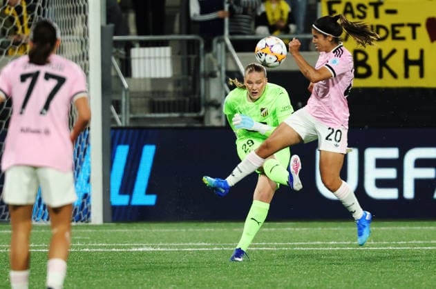 GÖTEBORG, SVERIGE 20260930 Häckens malvakt Hanna Karlsson och Juventus Alba Redondo under onsdagens fotbollsmatch i Uefa Women s Champions League mellan BK Häcken och Juventus FC pa Bravida Stadion. GÖTEBORG SVERIGE x9200x