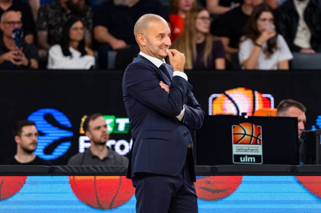 BKT EuroCup: Ratiopharm Ulm vs. Balkan Botevgrad; 30.09.2026 Ulm, GERMANY - 30. September 2026: Bogdan Karaicic (Balkan Botevgrad, Head-Coach) während dem Spiel zwischen Ratiopharm Ulm und Balkan Botevgrad am 1. Spieltag des BKT EuroCup in der ratiopharm Arena Ulm. Copyright: xBEAUTIFULxSPORTS Steinx