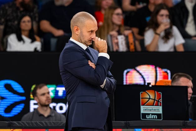 BKT EuroCup: Ratiopharm Ulm vs. Balkan Botevgrad; 30.09.2026 Ulm, GERMANY - 30. September 2026: Bogdan Karaicic (Balkan Botevgrad, Head-Coach) während dem Spiel zwischen Ratiopharm Ulm und Balkan Botevgrad am 1. Spieltag des BKT EuroCup in der ratiopharm Arena Ulm. Copyright: xBEAUTIFULxSPORTS Steinx