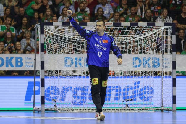 30.09.2026, xgox, Handball Opel HBL, SC Magdeburg - THW Kiel emspor, v.l. Matej Mandic (Magdeburg, 12) Jubelt ueber gehaltenen Ball, abgewehrt, gehalten, Torhueter Magdeburg