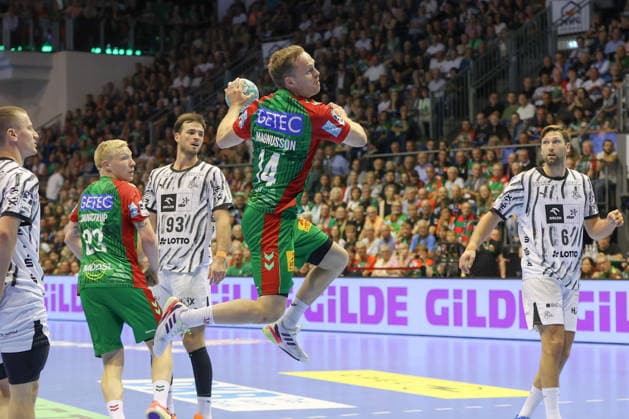 30.09.2026, xgox, Handball Opel HBL, SC Magdeburg - THW Kiel emspor, v.l. Omar Ingi Magnusson (Magdeburg, 14) wirft Tor, Torschuetze, erzielt Tor, Treffer, scores the goal Magdeburg