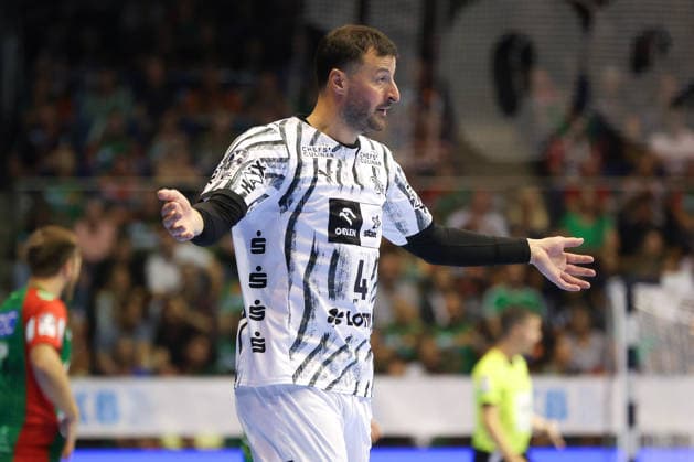 30.09.2026, xgox, Handball Opel HBL, SC Magdeburg - THW Kiel emspor, v.l. Domagoj Duvnjak (Kiel, 4) enttaeuscht, schaut enttaeuscht, niedergeschlagen, disappointed Magdeburg