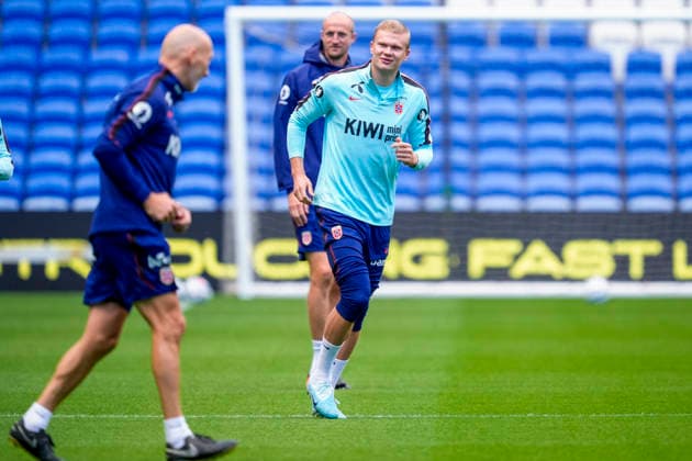 Soccer, Nations League: Wales vs. Norway, Nations League: Cardiff, Wales, September 30, 2026. Erling Braut Haaland during training at Cardiff City Stadium the day before the match against Wales. Photo by Lise Aserud, NTB, Cardiff, Wales. FOR EDITORIAL USE ONLY. RESTRICTED USE FOR BETTING COMPANIES.  Copyright: xLisexAserudx xNTBx
