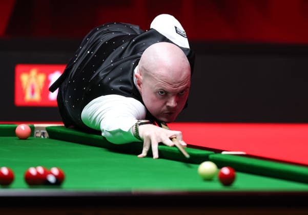 (260930) -- SHENZHEN, Sept. 30, 2026 -- Elliot Slessor competes during the round 3 match between Elliot Slessor and Barry Hawkins of England at World Snooker Tour Shenzhen Open 2026 in Shenzhen, south China s Guangdong Province, Sept. 30, 2026. ) (SP)CHINA-SNOOKER-SHENZHEN OPEN (CN) MaoxSiqian 