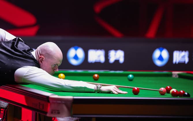 (260930) -- SHENZHEN, Sept. 30, 2026 -- Elliot Slessor competes during the round 3 match between Elliot Slessor and Barry Hawkins of England at World Snooker Tour Shenzhen Open 2026 in Shenzhen, south China s Guangdong Province, Sept. 30, 2026. ) (SP)CHINA-SNOOKER-SHENZHEN OPEN (CN) MaoxSiqian 