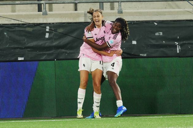 Juventus Emma Stolen Godo scores 0-2 and celebrates with Kysha Sylla during Wednesday s Uefa Women s Champions League soccer match between BK Häcken and Juventus FC at Bravida Stadium in Gothenburg, Sweden on september 30, 2026. GÖTEBORG SWEDEN x9200x