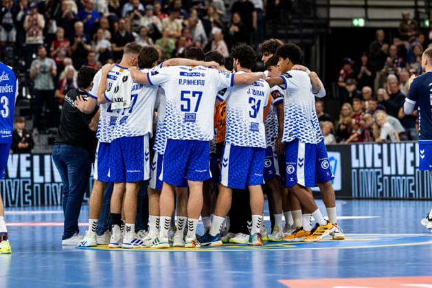 FLENSBURG, GERMANY - SEPTEMBER 30: team Fraikin BM. Granollers after the game during the EHF European League match between SG Flensburg-Handewitt vs Fraikin BM. Granollers at GGW Arena on matchday 1 of the Group Matches Group E on September 30, 2026 in Flensburg, Germany. Schleswig-Holstein Germany Copyright: xMarioxM.xKobergx